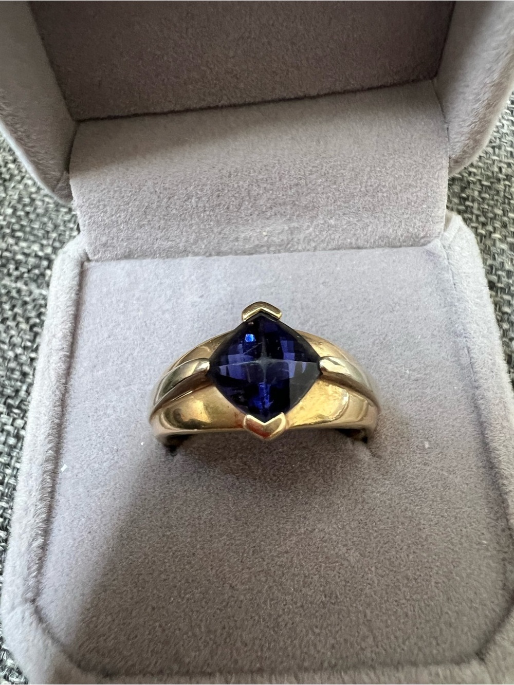 Vintage 14k solid gold ring